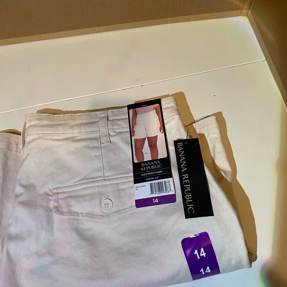 Banana Republic  white Shorts - Picture 2 of 9